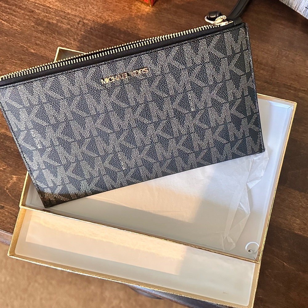 Michael Kors Clutch Wristlet